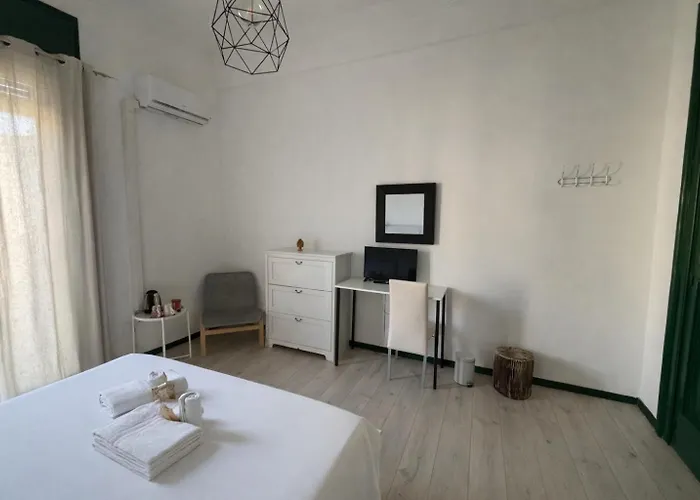 Cosmopolitan Πανσιόν