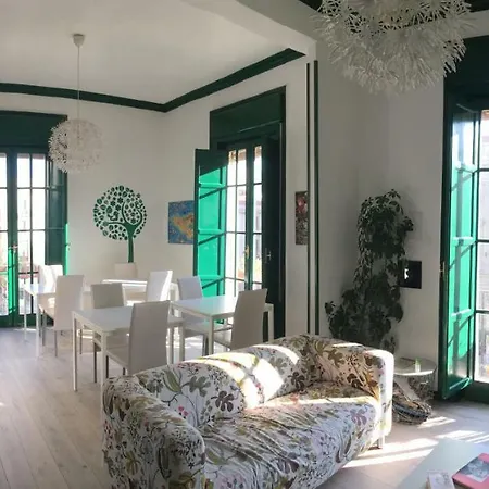 Cosmopolitan Palermo Guest house 4*